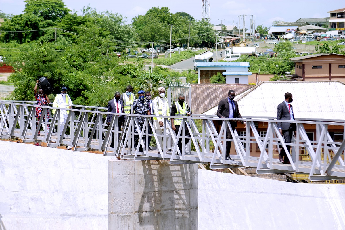 governor_seyi_makinde_flanked_by_some_cabinet_members_inspecting_the_eleyele_dam_facility_after_commissioning.
