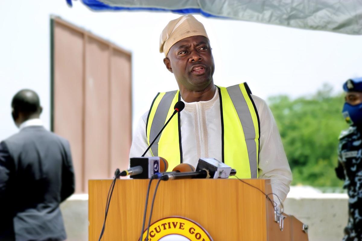 Oyo State Governor, Engr. Seyi Makinde, addressing the audinece at the commissioning of the newly rehabilitated Eleyele Dam